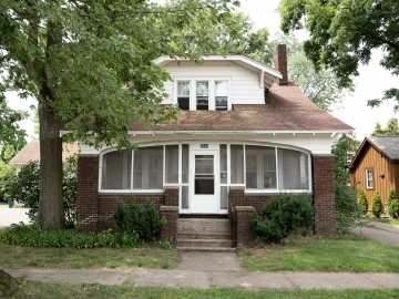 Eau Claire, WI: 1112 S Barstow Street