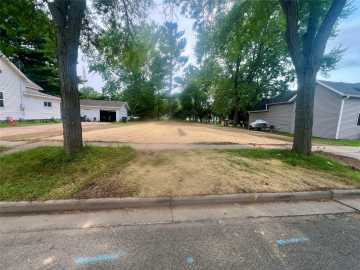 Menomonie, WI: 312 W 12th Avenue
