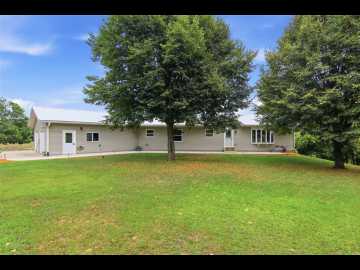 Alma Center, WI: 10798 N Giese Road