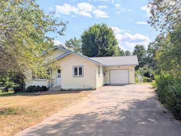 Spooner, WI: 911 Grant Street