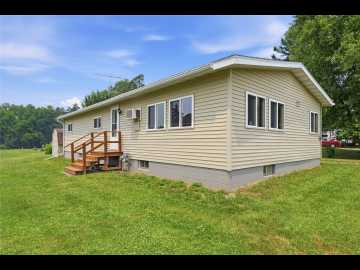 Augusta, WI: 706 N Stone Street