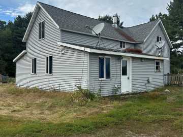 Fairchild, WI: S11065 Black Creek Road 