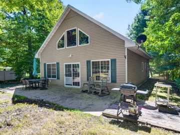 Siren, WI: 22760 S Elbow Lake Road