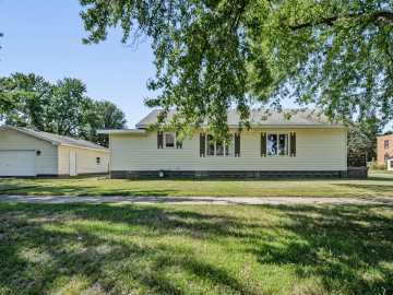 Chippewa Falls, WI: 105 W Greenville Street