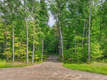 Hayward, WI: 10194 N Hardwood Hills Dr 
