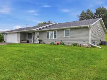 Bloomer, WI: 61 Westbrook Drive