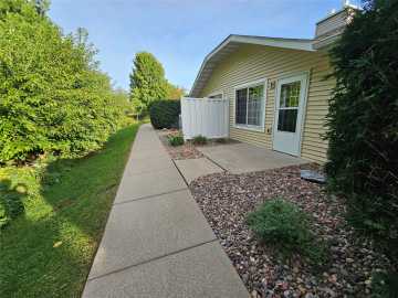 Eau Claire, WI: 3330 S Robin Meadows Lane