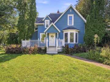 Eau Claire, WI: 525 Summit Avenue