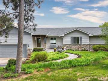 Altoona, WI: 1604 Lake Road