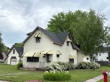 Taylor, WI: 211 Church Street