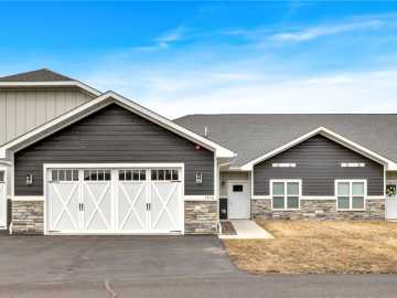 Altoona, WI: 1354 Cypress Court