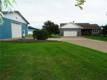 Menomonie, WI: 568 N Midway Road