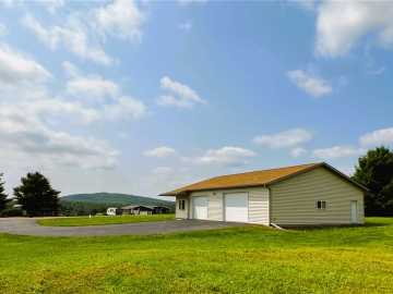 Holcombe, WI: W9514 Stansbury Road