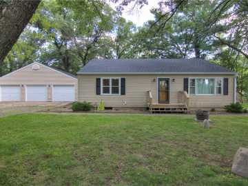 Eau Claire, WI: 5159 North Shore Drive