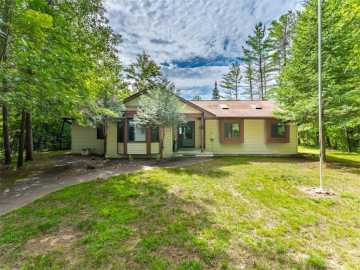 Tomahawk, WI: 9049 Sunshine Drive