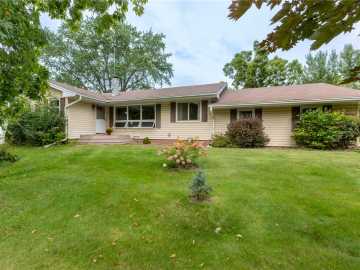 Owen, WI: 642 E 6th Street