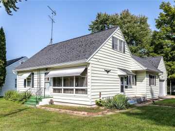 Black River Falls, WI: 709 Alder Street