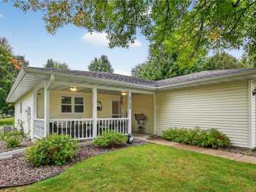 Bloomer, WI: 2120 Lake Shore Drive