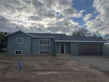 Chetek, WI: 255 Nielsen Lane