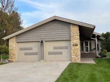 Chippewa Falls, WI: 526 Fairfield Court