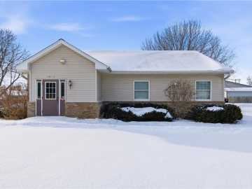 Menomonie, WI: 1813 & 1819 Wilson NE Street