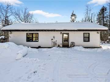 Hayward, WI: 10884 N County S Road