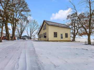 Downing, WI: 10874 N 50th Street
