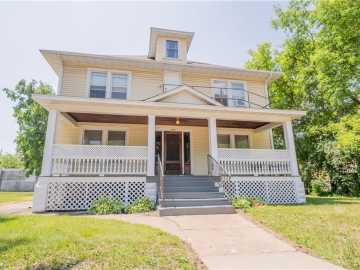 Eau Claire, WI: 1010 S Farwell Street