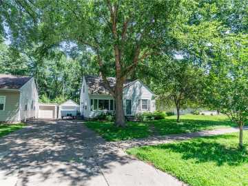 Eau Claire, WI: 632 Gilbert Avenue