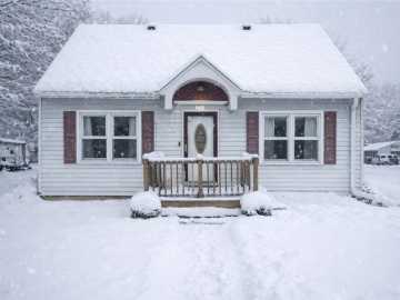 Colfax, WI: 211 Main Street