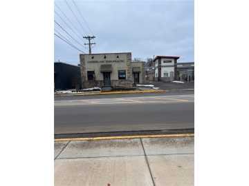 Cumberland, WI: 1175 & 1177 Elm Street