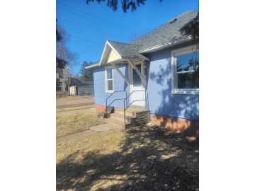 Merrillan, WI: 107 W Charles 