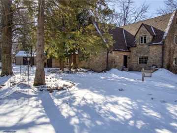 Eau Claire, WI: 3701 E Clairemont Avenue