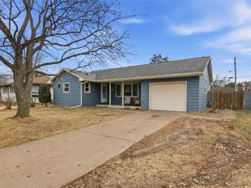 Chippewa Falls, WI: 921 W Spruce Street