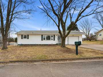 Bloomer, WI: 2234 Freeway Drive
