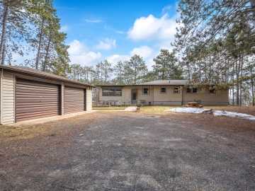 Amery, WI: 917 Sunrise Beach Drive