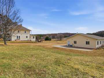 Bloomer, WI: 3495 190th Avenue