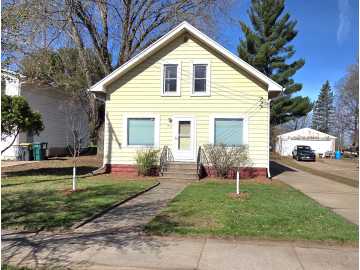 Eau Claire, WI: 816 Starr Avenue