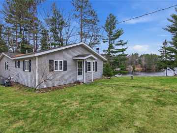 Hayward, WI: 15333 W Birch Point Road