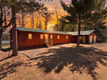 Spooner, WI: W7339 Pair O Lakes Road