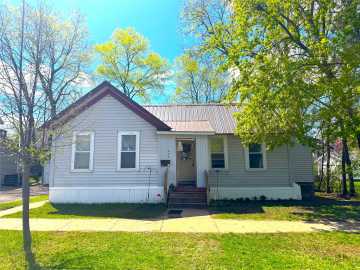 Eau Claire, WI: 809 Niagara Street