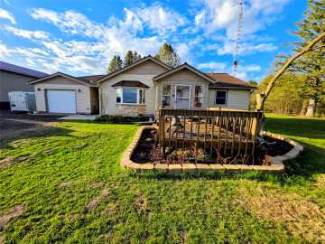 Colfax, WI: E6071 County Road D 