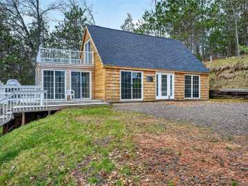 Gordon, WI: 7474 E Lakewood Drive
