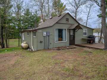 Spooner, WI: W5362 Yellowsands Drive