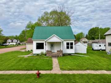 Loyal, WI: 221 S Division Street