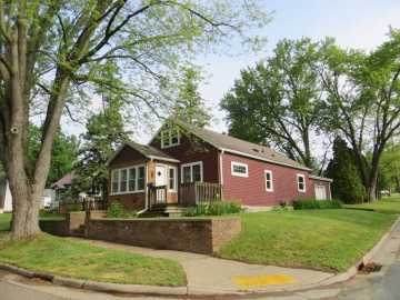Stanley, WI: 255 E 2nd Avenue