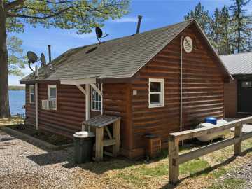Hayward, WI: 7444 N Pats Landing Road