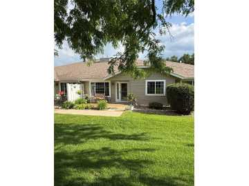 Eau Claire, WI: 4222 W Robin Meadows Lane