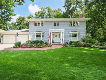 Eau Claire, WI: 1418 White Pine N Drive