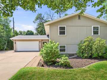 Eau Claire, WI: 1105 Barry Avenue